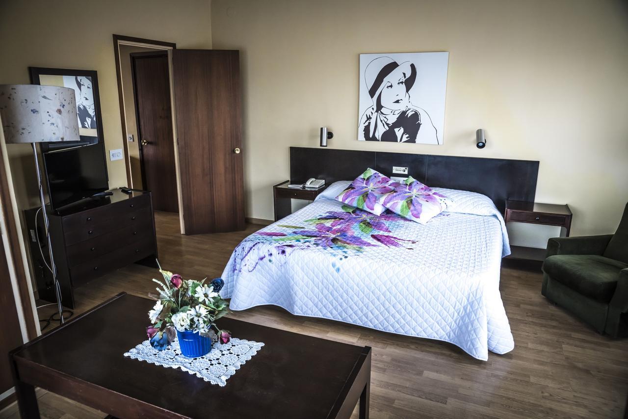 Hotel Gran Sol Solsona Zewnętrze zdjęcie