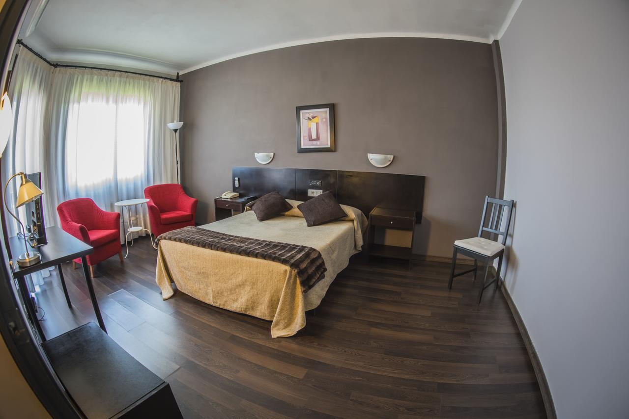 Hotel Gran Sol Solsona Zewnętrze zdjęcie